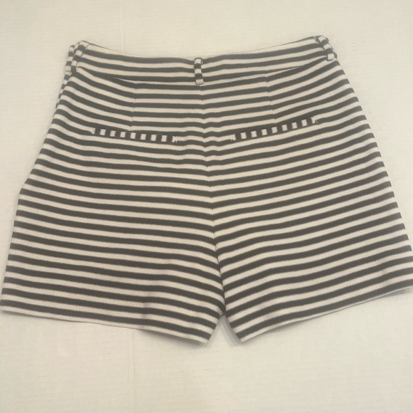 Express Skort size 6 striped sailor side zip no belt shorts skirt classic - Picture 6 of 7
